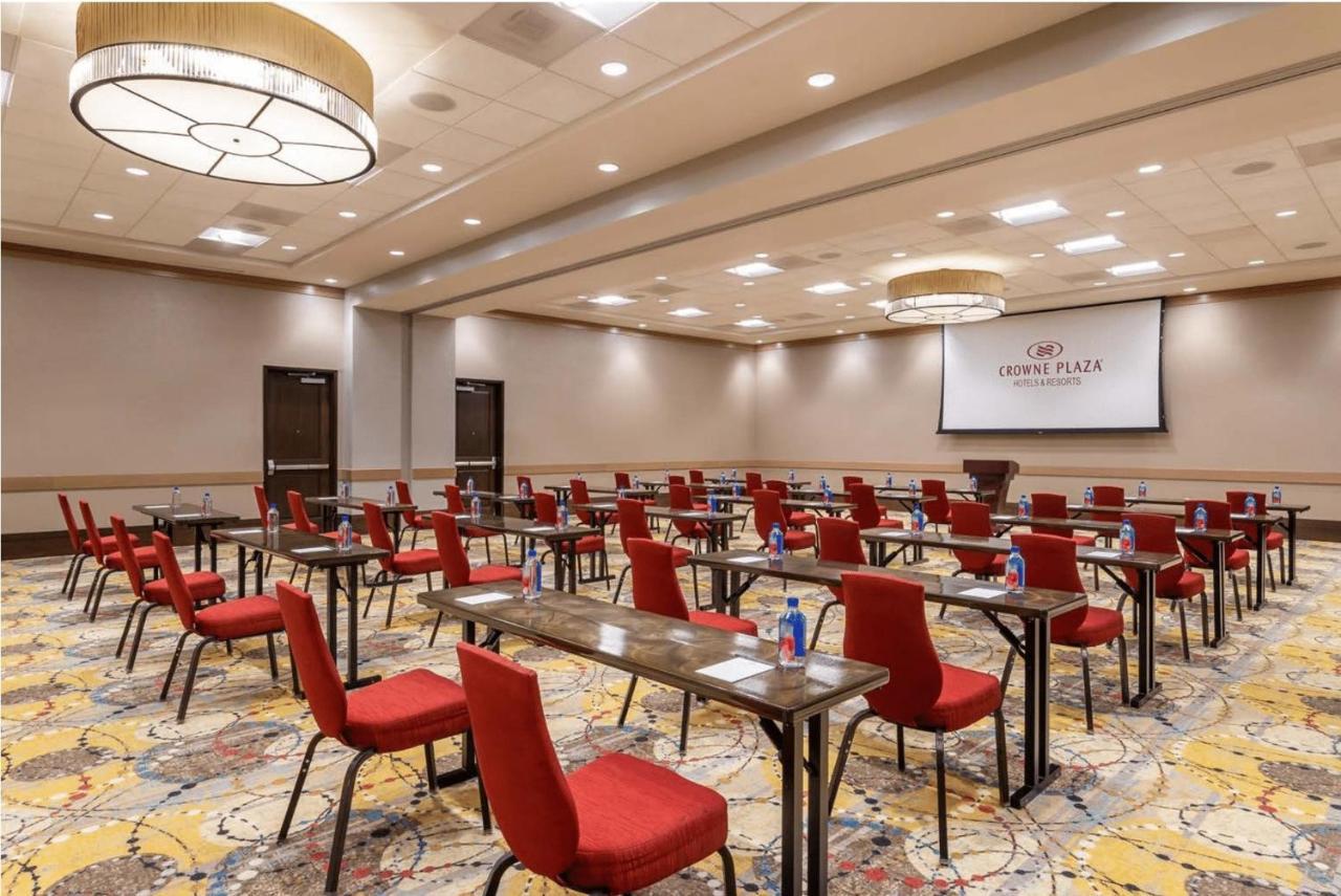 Crowne Plaza Shenandoah - 3*